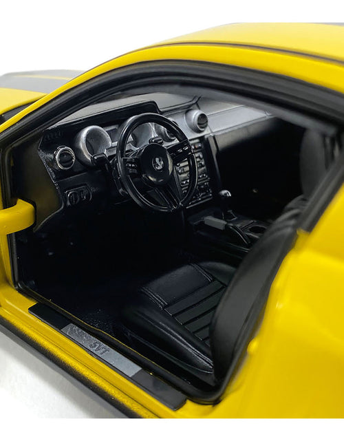 Load image into Gallery viewer, 2007 Ford Shelby GT500 Diecast Model Car Yellow 1/18
